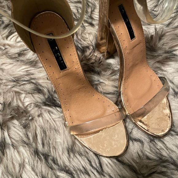 Gold heels - Picture 3 of 3